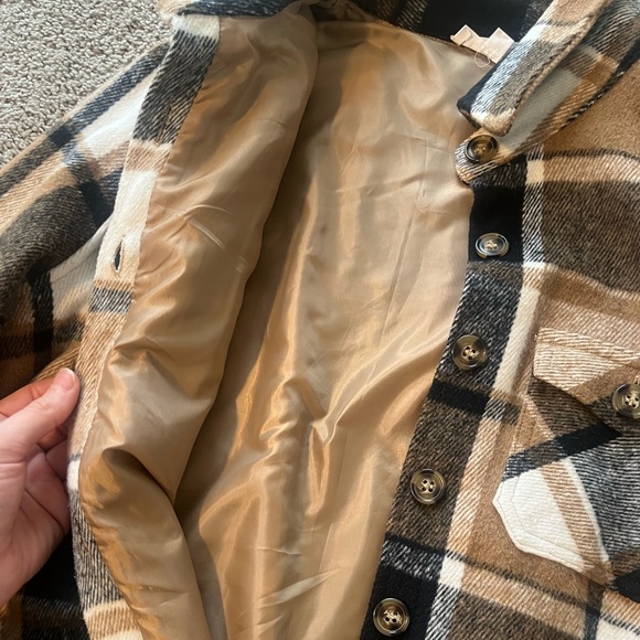 Shacket - Picture 2 of 2